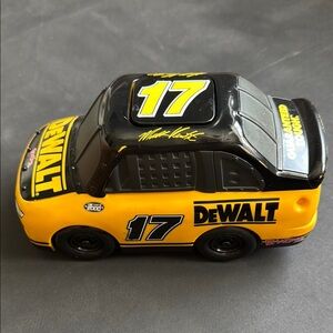 Matt Kenseth #17 DEWALT Ford Taurus Press and Go Car